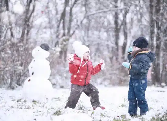 Jak zaplanować wartościowe półkolonie zimowe dla dziecka?